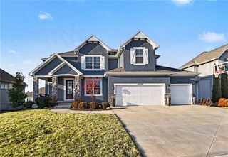 16538 S Lichtenauer Drive, Olathe, KS 66062