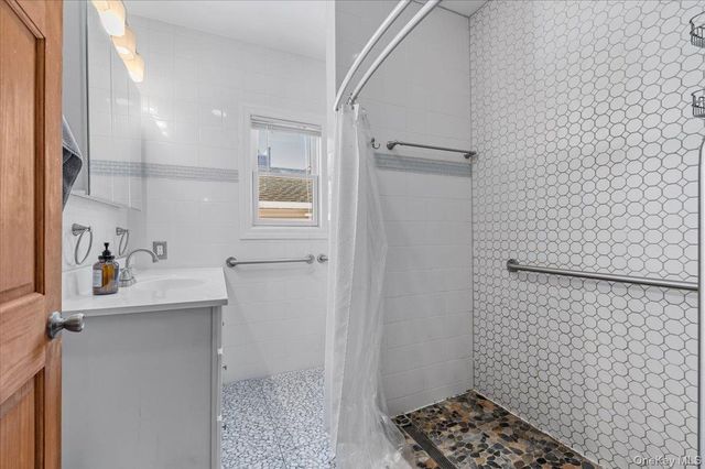 93-22 245th Street, Floral Park, NY 11001