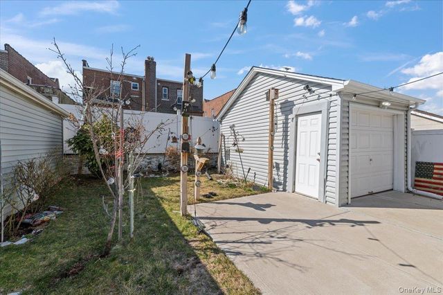93-22 245th Street, Floral Park, NY 11001