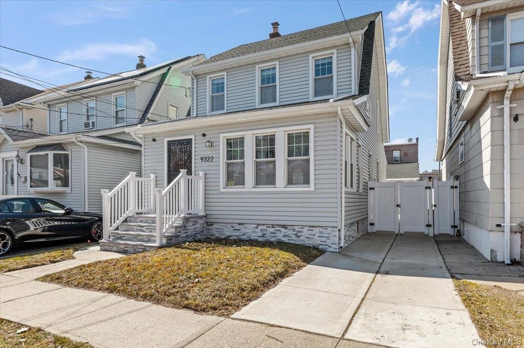 93-22 245th Street, Floral Park, NY 11001