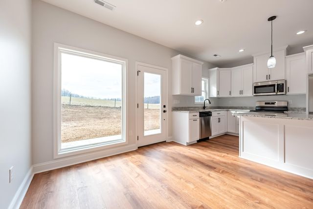 1047 Barberry RD, Floyd, VA 24091