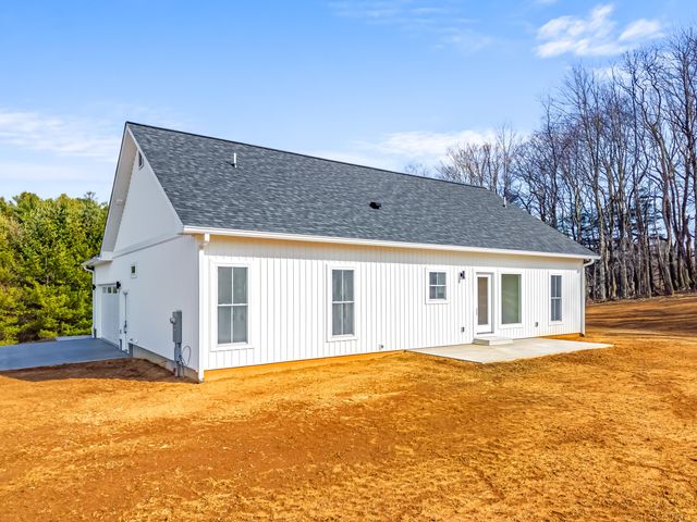 1047 Barberry RD, Floyd, VA 24091