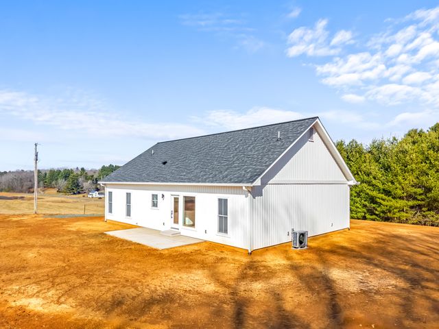1047 Barberry RD, Floyd, VA 24091