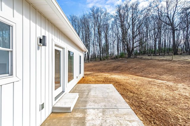 1047 Barberry RD, Floyd, VA 24091