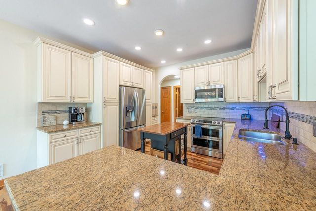 10151 48th AVENUE, Pleasant Prairie, WI 53158