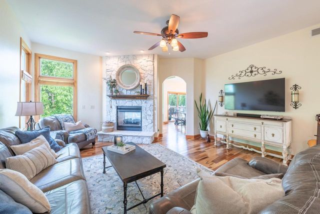 10151 48th AVENUE, Pleasant Prairie, WI 53158