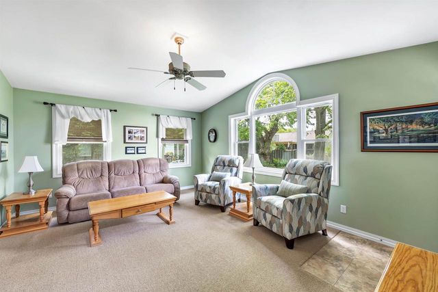 2152 WOODCREST DRIVE, Green Bay, WI 54304