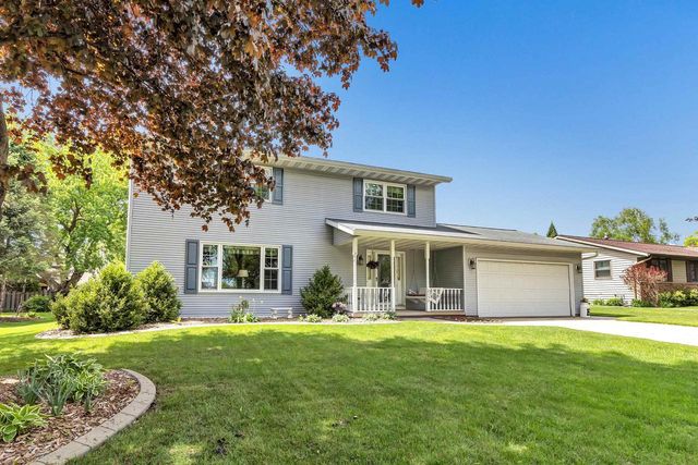 2152 WOODCREST DRIVE, Green Bay, WI 54304