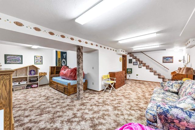 2152 WOODCREST DRIVE, Green Bay, WI 54304