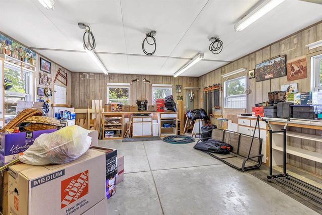 2152 WOODCREST DRIVE, Green Bay, WI 54304