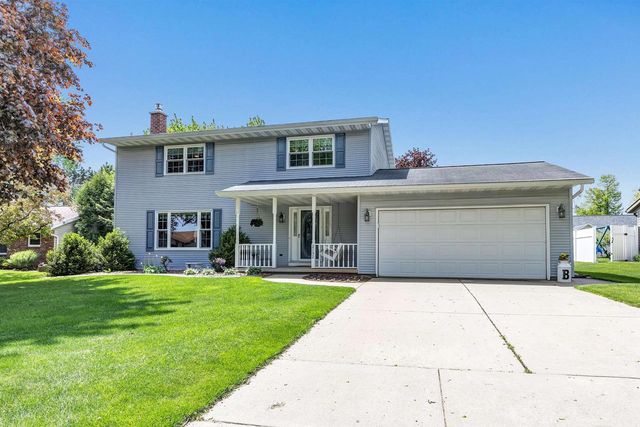 2152 WOODCREST DRIVE, Green Bay, WI 54304