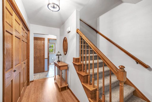 2152 WOODCREST DRIVE, Green Bay, WI 54304