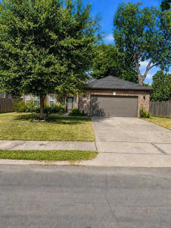 8150 Sharondale Drive, Houston, TX 77033