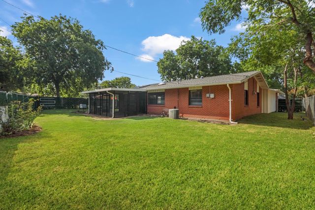 825 Brentwood Lane, Richardson, TX 75080