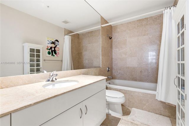 801 Brickell Key Boulevard 707, Miami, FL 33131