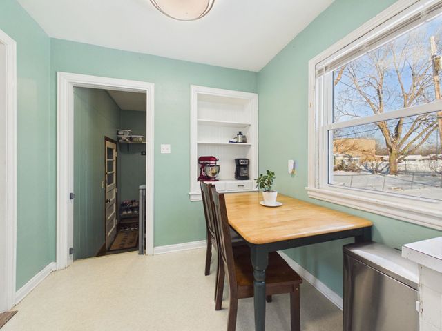 1742 S Grove St, Wichita, KS 67211