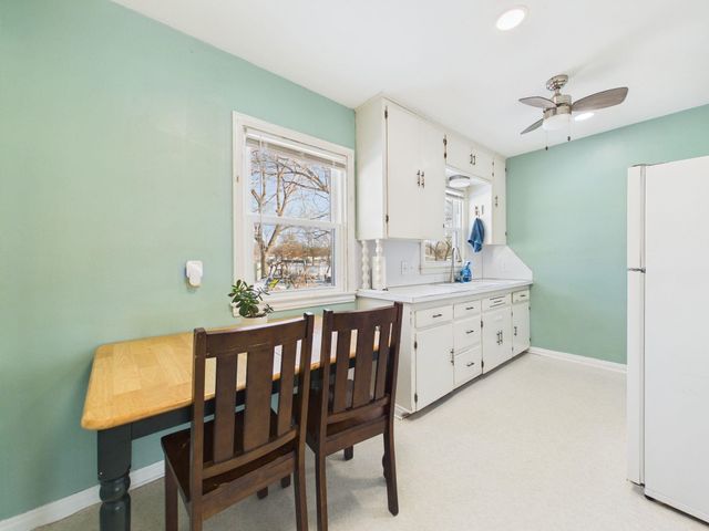 1742 S Grove St, Wichita, KS 67211