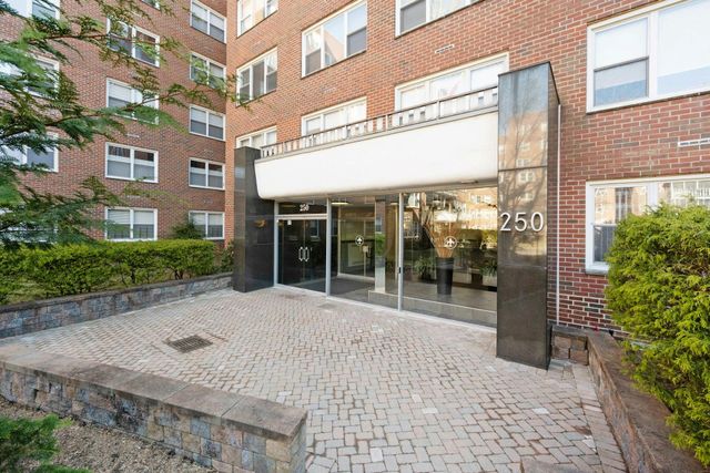 250 Garth Road 1J3, Scarsdale, NY 10583