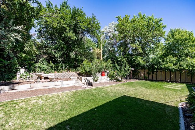 385 E BRAHMA DR, Murray, UT 84107