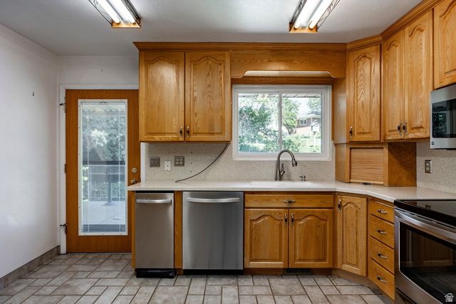 385 E BRAHMA DR, Murray, UT 84107