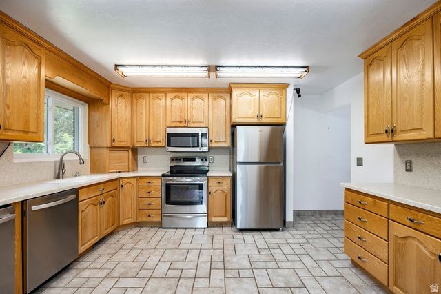 385 E BRAHMA DR, Murray, UT 84107