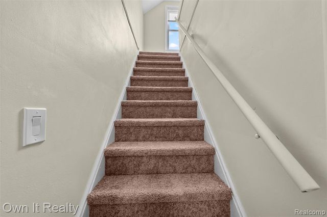 17612 Plainview Avenue, Detroit, MI 48219