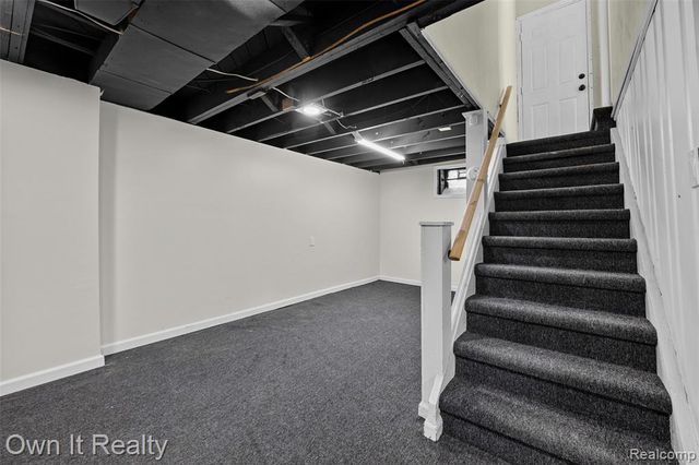 17612 Plainview Avenue, Detroit, MI 48219
