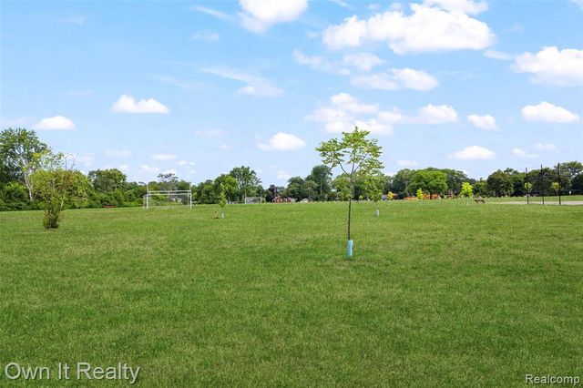 17612 Plainview Avenue, Detroit, MI 48219