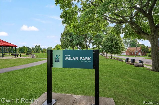 17612 Plainview Avenue, Detroit, MI 48219