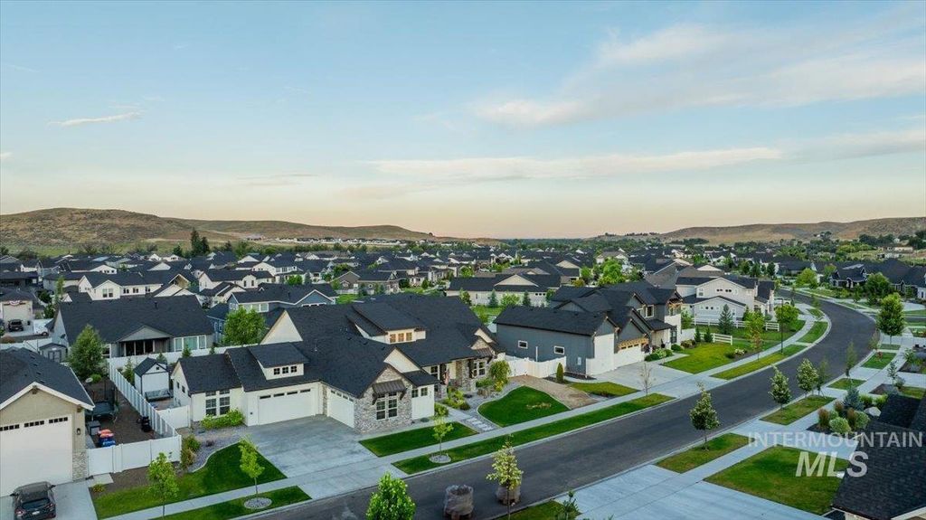 8101 W Mirror Pond Dr, Boise, ID 83714 photo 35