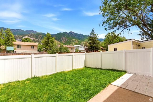 1944 E WILLOW WOOD LN, Ogden, UT 84403