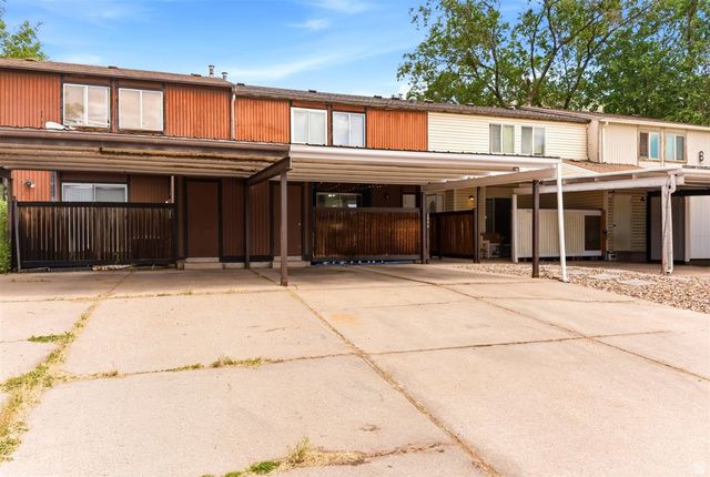 1944 E WILLOW WOOD LN, Ogden, UT 84403