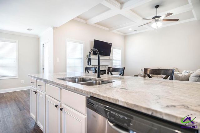 108 Chatham Ct, Byron, GA 31008