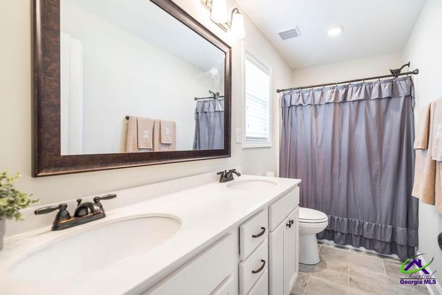 108 Chatham Ct, Byron, GA 31008