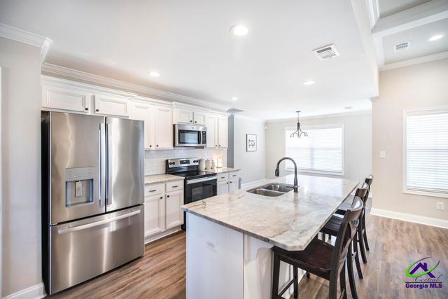 108 Chatham Ct, Byron, GA 31008