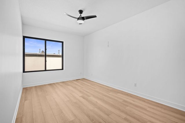 508 Indianola Road 8, Des Moines, IA 50315