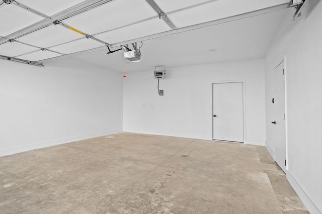 508 Indianola Road 8, Des Moines, IA 50315