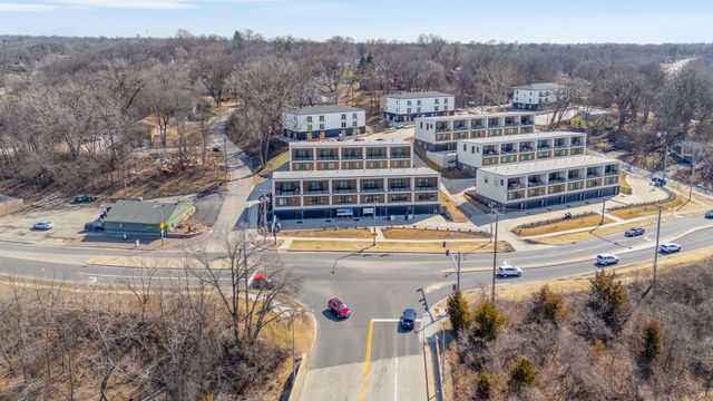 508 Indianola Road 8, Des Moines, IA 50315