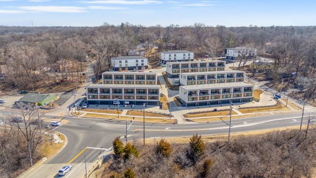 508 Indianola Road 8, Des Moines, IA 50315