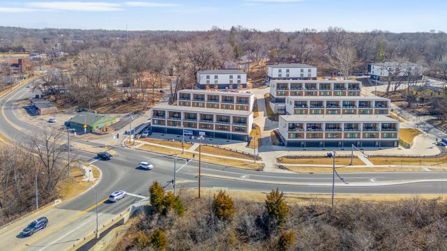 508 Indianola Road 8, Des Moines, IA 50315