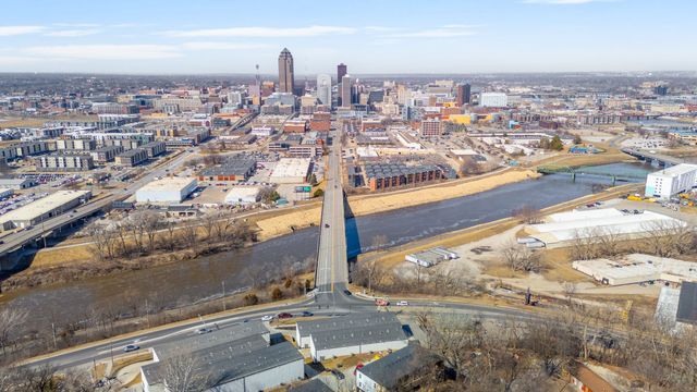 508 Indianola Road 8, Des Moines, IA 50315