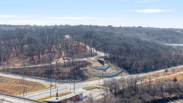 508 Indianola Road 8, Des Moines, IA 50315