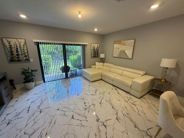 178 SE 5th Court SE, Deerfield Beach, FL 33441