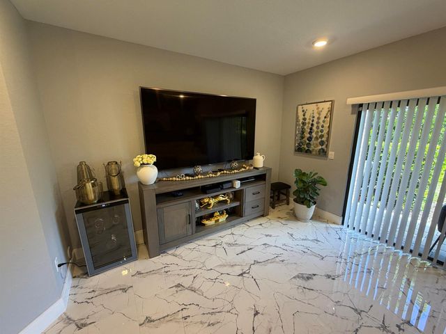 178 SE 5th Court SE, Deerfield Beach, FL 33441