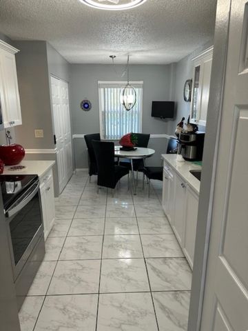 6768 N 10th Ave Avenue N 210, Lake Worth, FL 33467