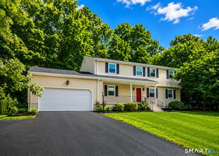 132 Hollyberry Lane, Plainville, CT 06062