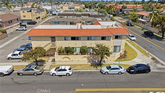 1501 Huntington Street, Huntington Beach, CA 92648
