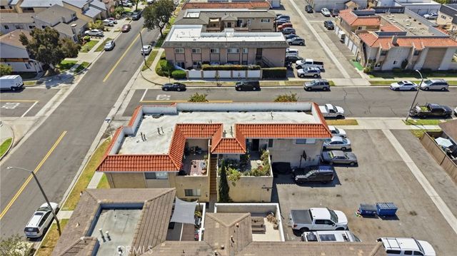 1501 Huntington Street, Huntington Beach, CA 92648