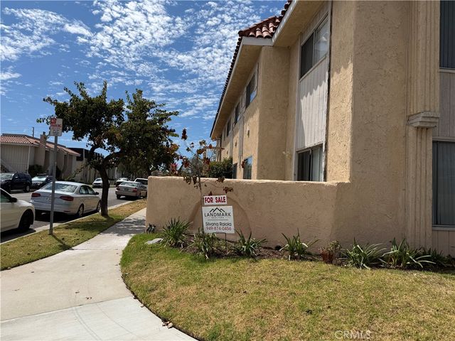 1501 Huntington Street, Huntington Beach, CA 92648