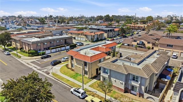 1501 Huntington Street, Huntington Beach, CA 92648